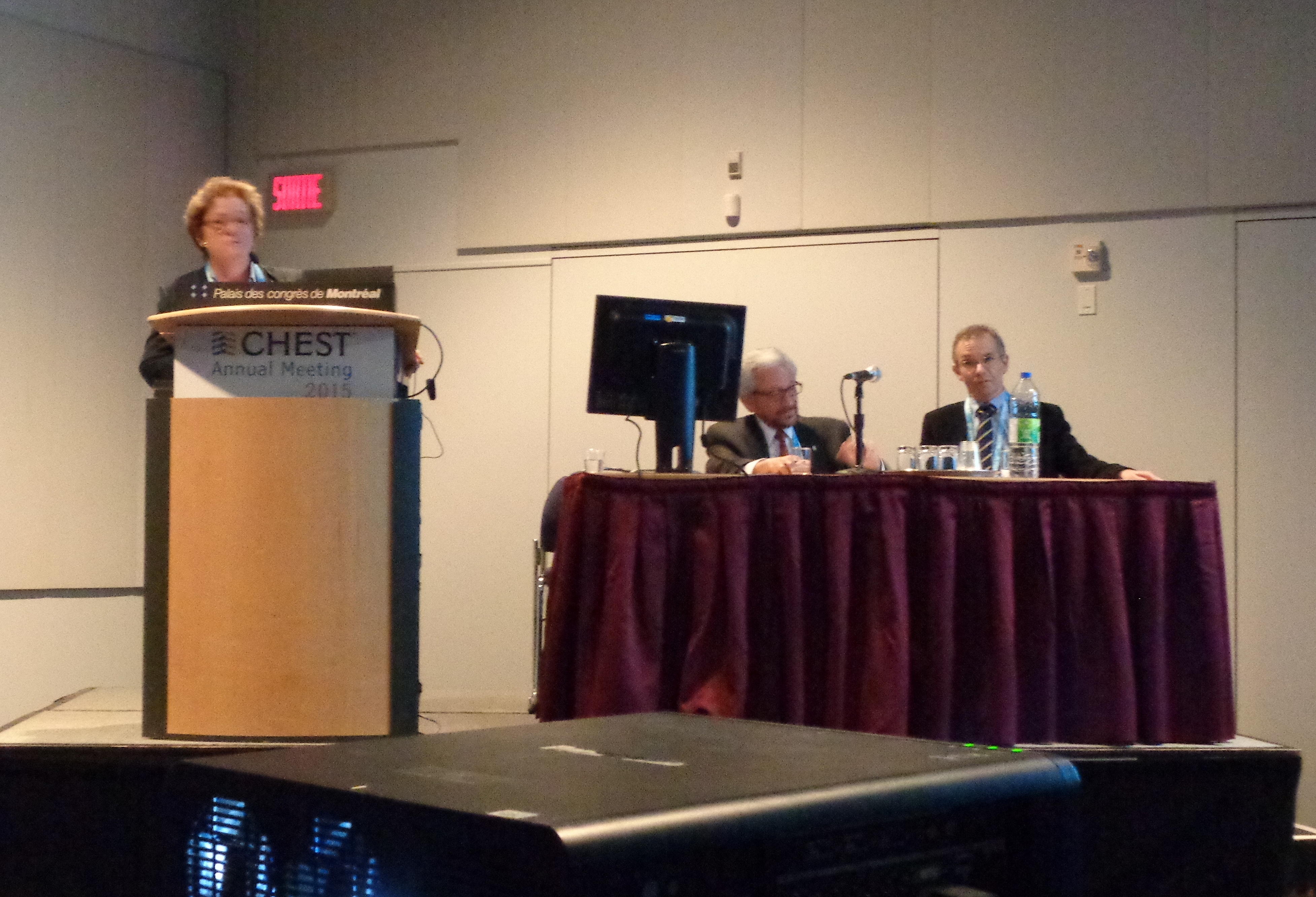 DESTAQUES DO CHEST 2015: COLONIZA��O, ANTIBI�TICO INALAT�RIO E MACROL�DEOS EM BRONQUIECTASIAS